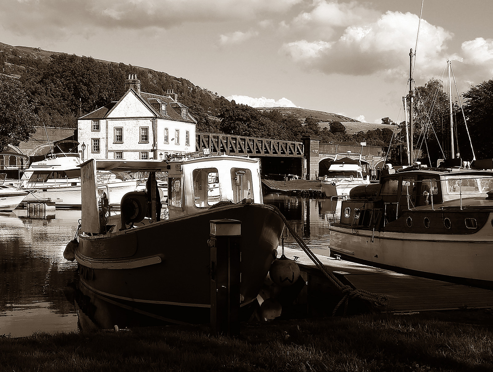 Bowling, Forth and Clyde Canal (Scotland) canal marina
